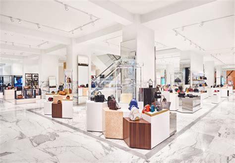 dior de bijenkorf amsterdam